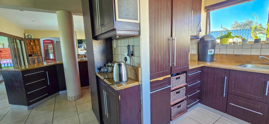 4 Bedroom Property for Sale in Myburgh Park Western Cape